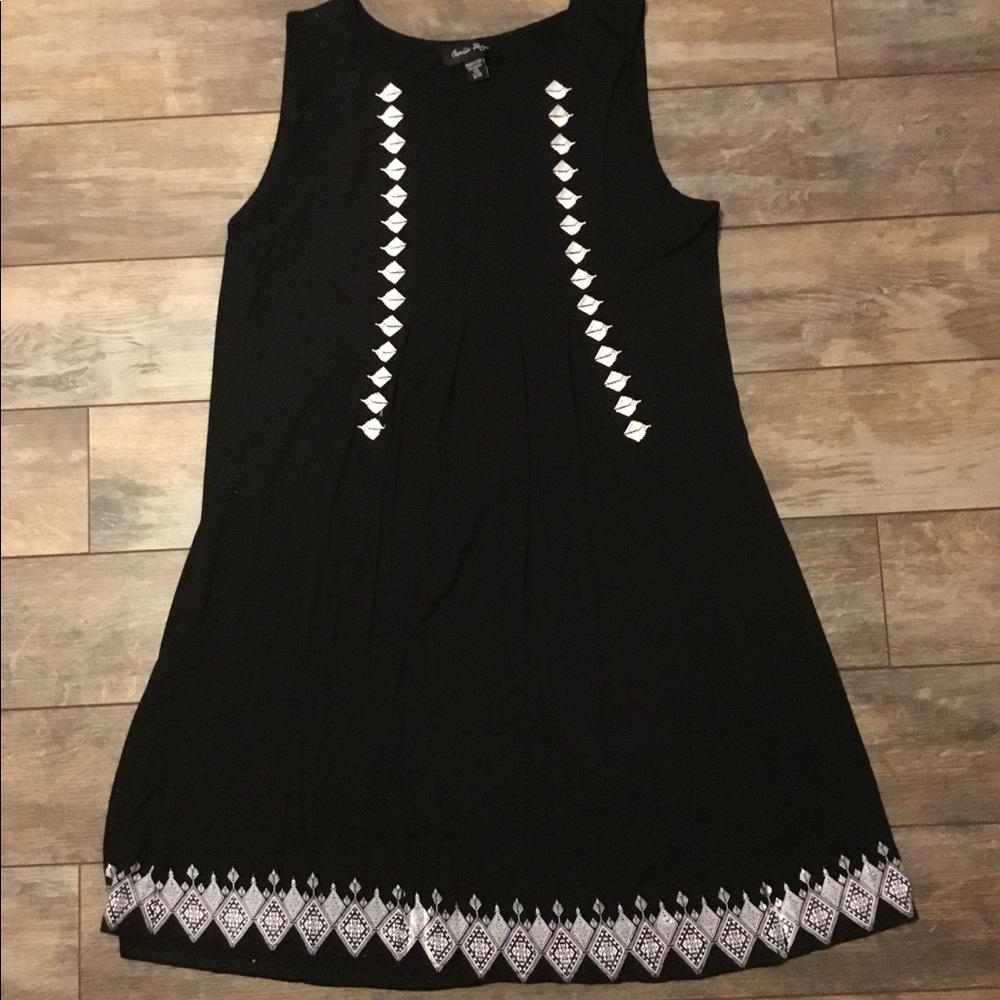 Black and white beach style dress